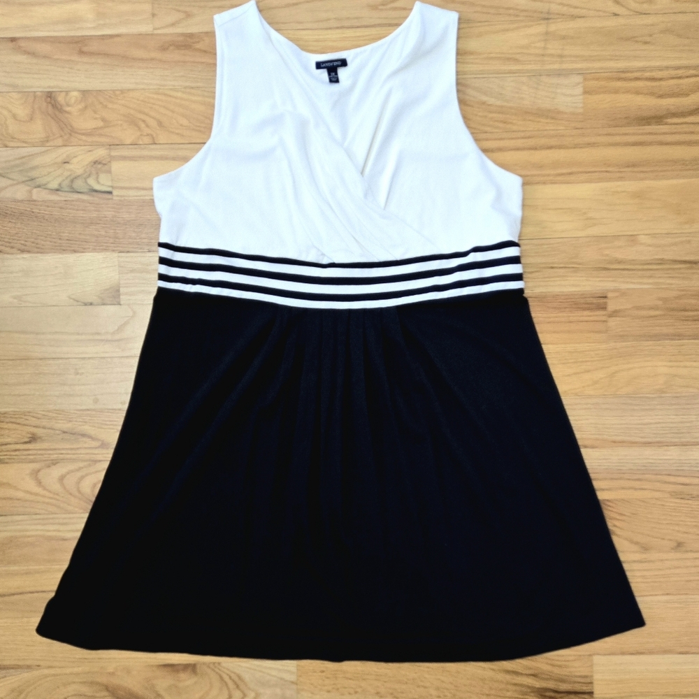 PLUS SIZE Black and White Sleeveless Dress